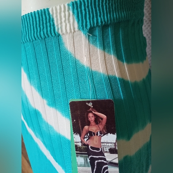 Ingear Convertible Dress Skirt Cover-up - Picture 3 of 6